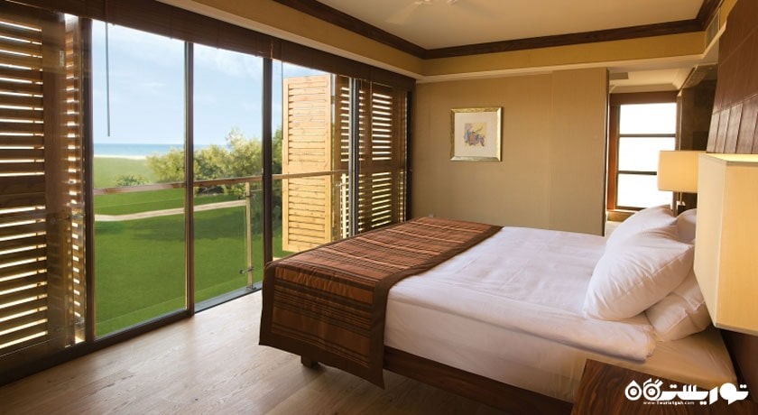 تخت بزرگ ویلای آسپندوس